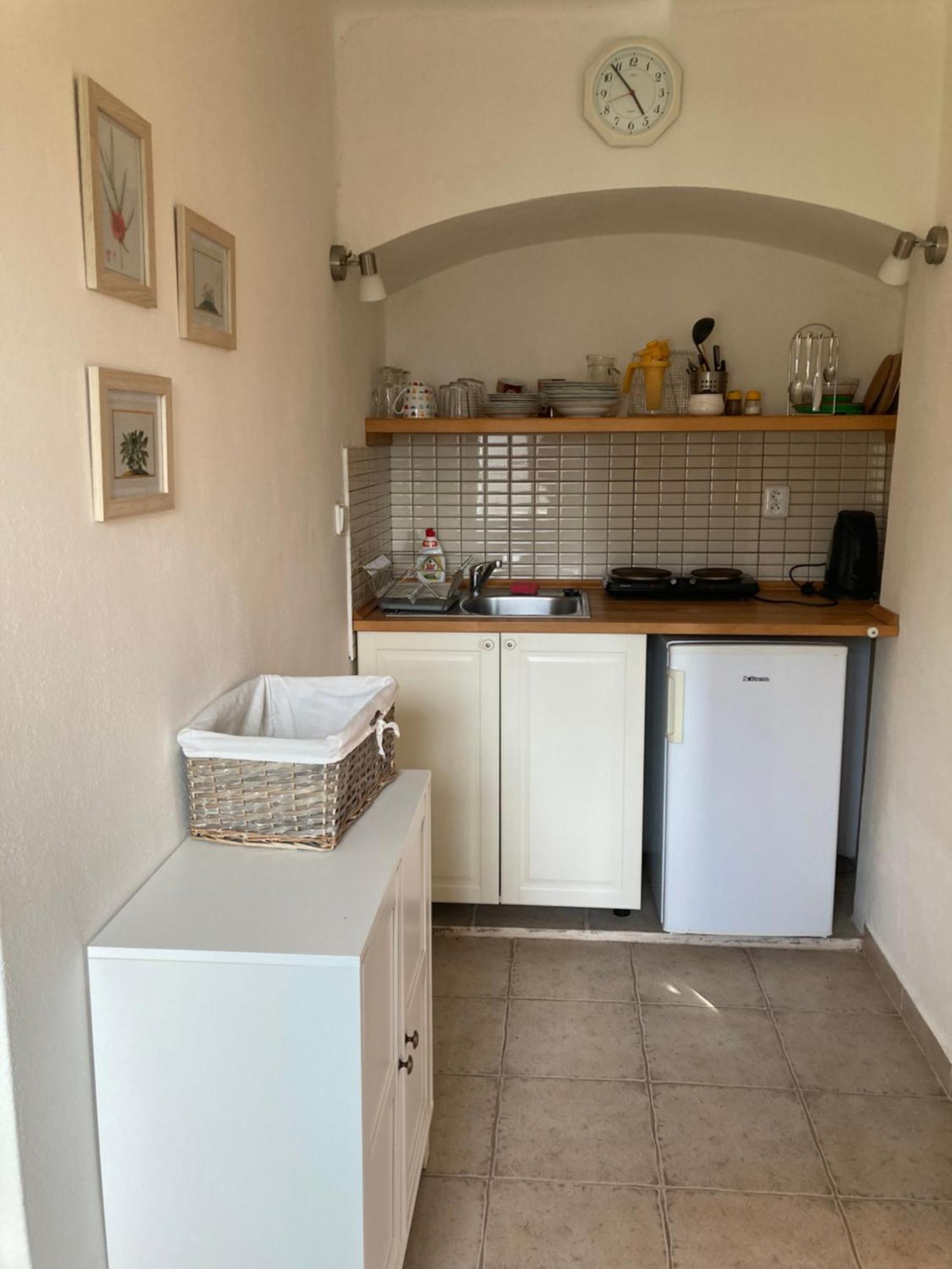 Apartment Panteon Basecamp Mala Skala Exterior photo